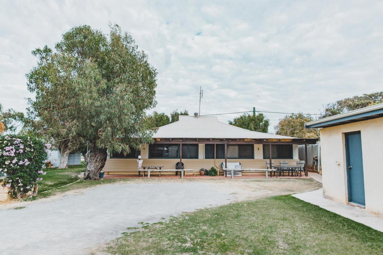 Dongara Hotel Motel Екстер'єр фото