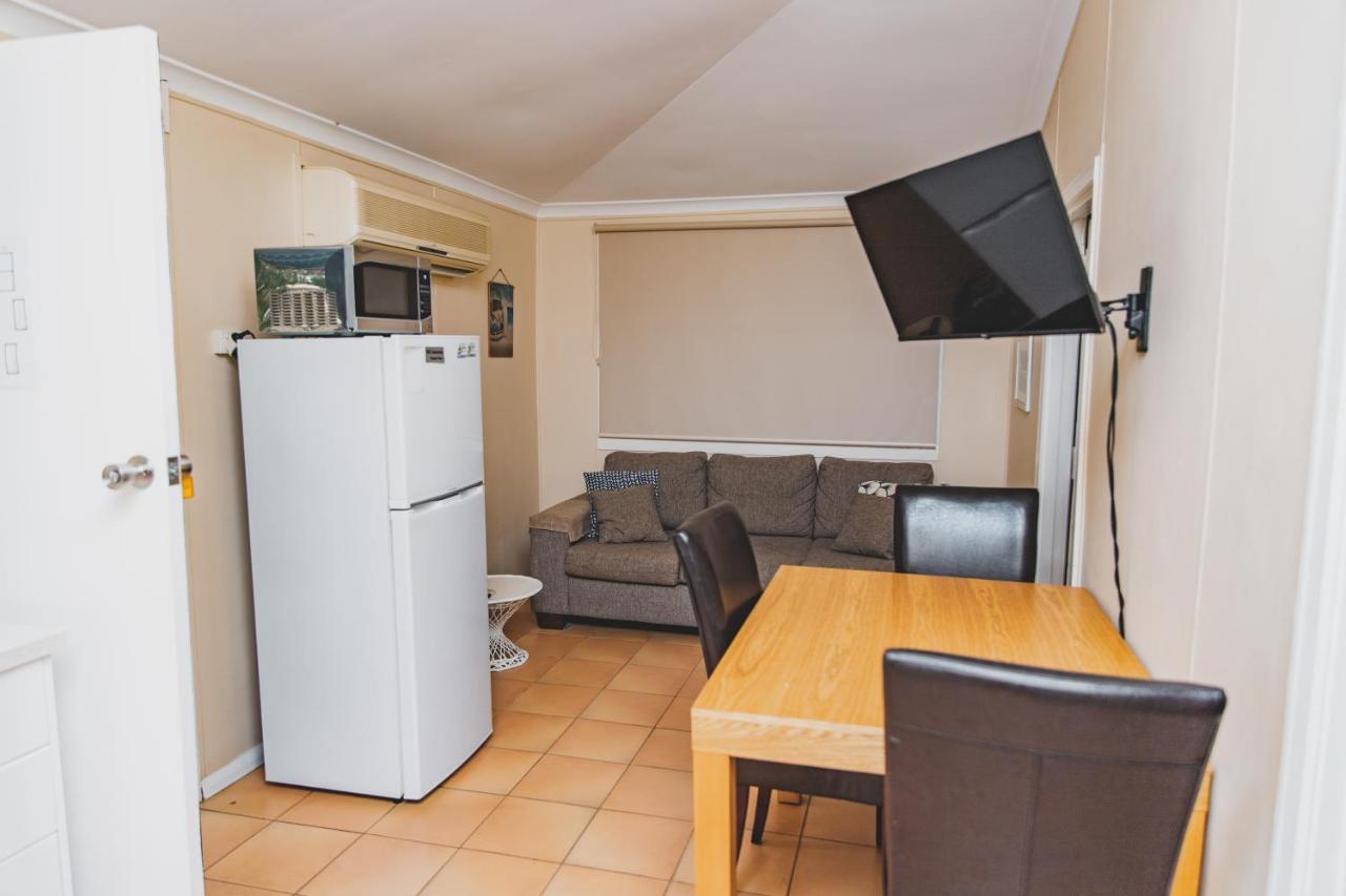 Dongara Hotel Motel Екстер'єр фото
