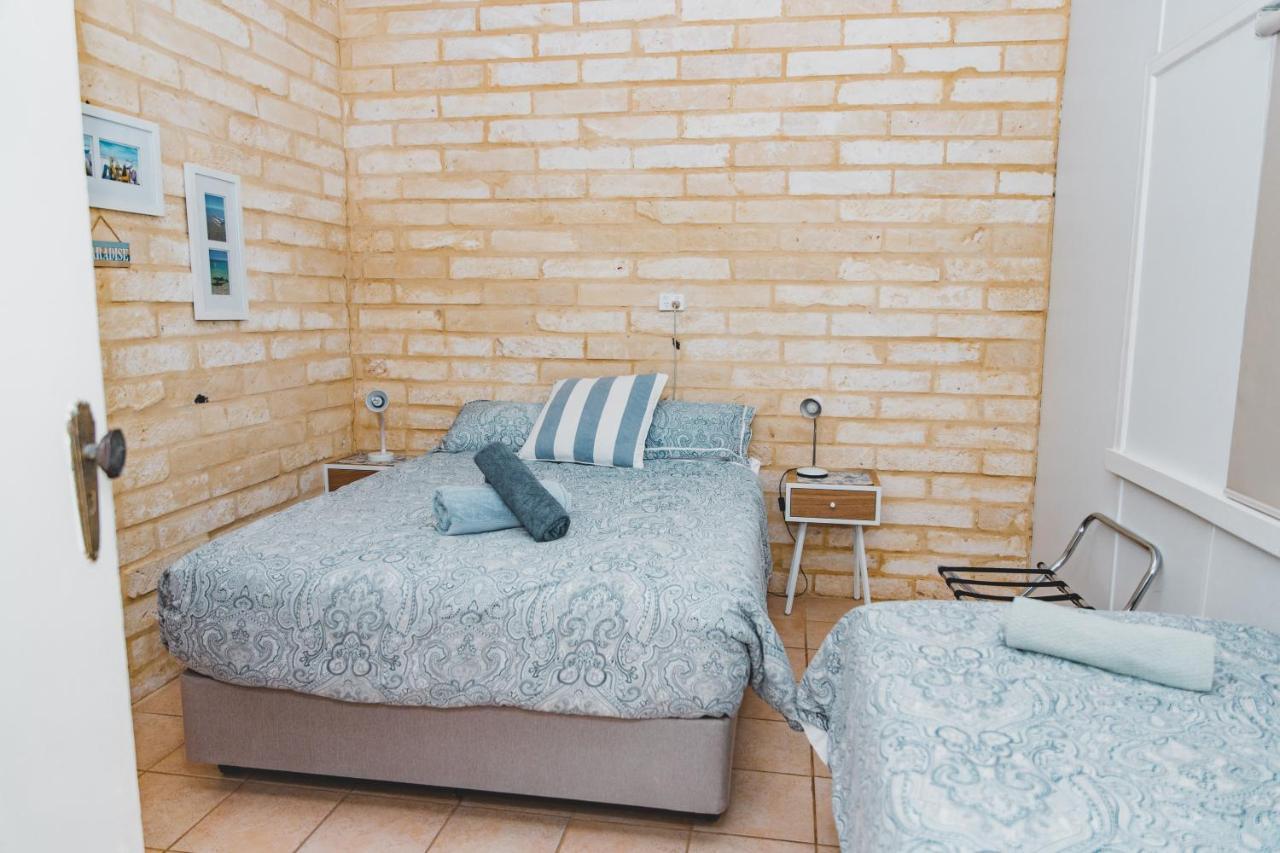 Dongara Hotel Motel Екстер'єр фото