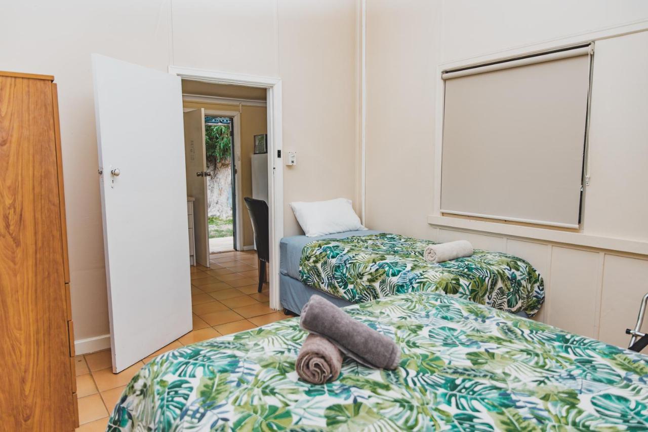 Dongara Hotel Motel Екстер'єр фото