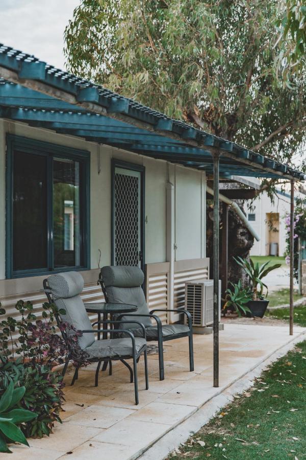 Dongara Hotel Motel Екстер'єр фото