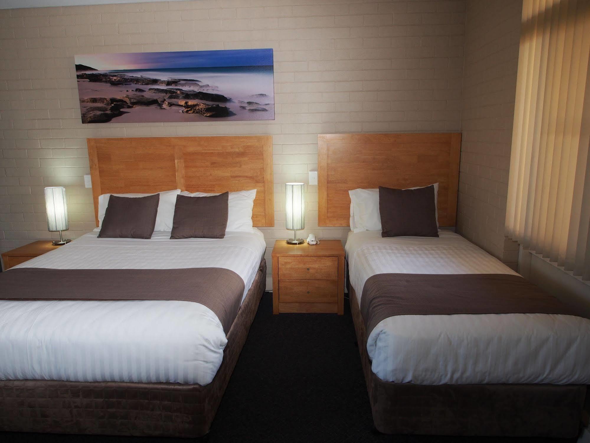 Dongara Hotel Motel Екстер'єр фото