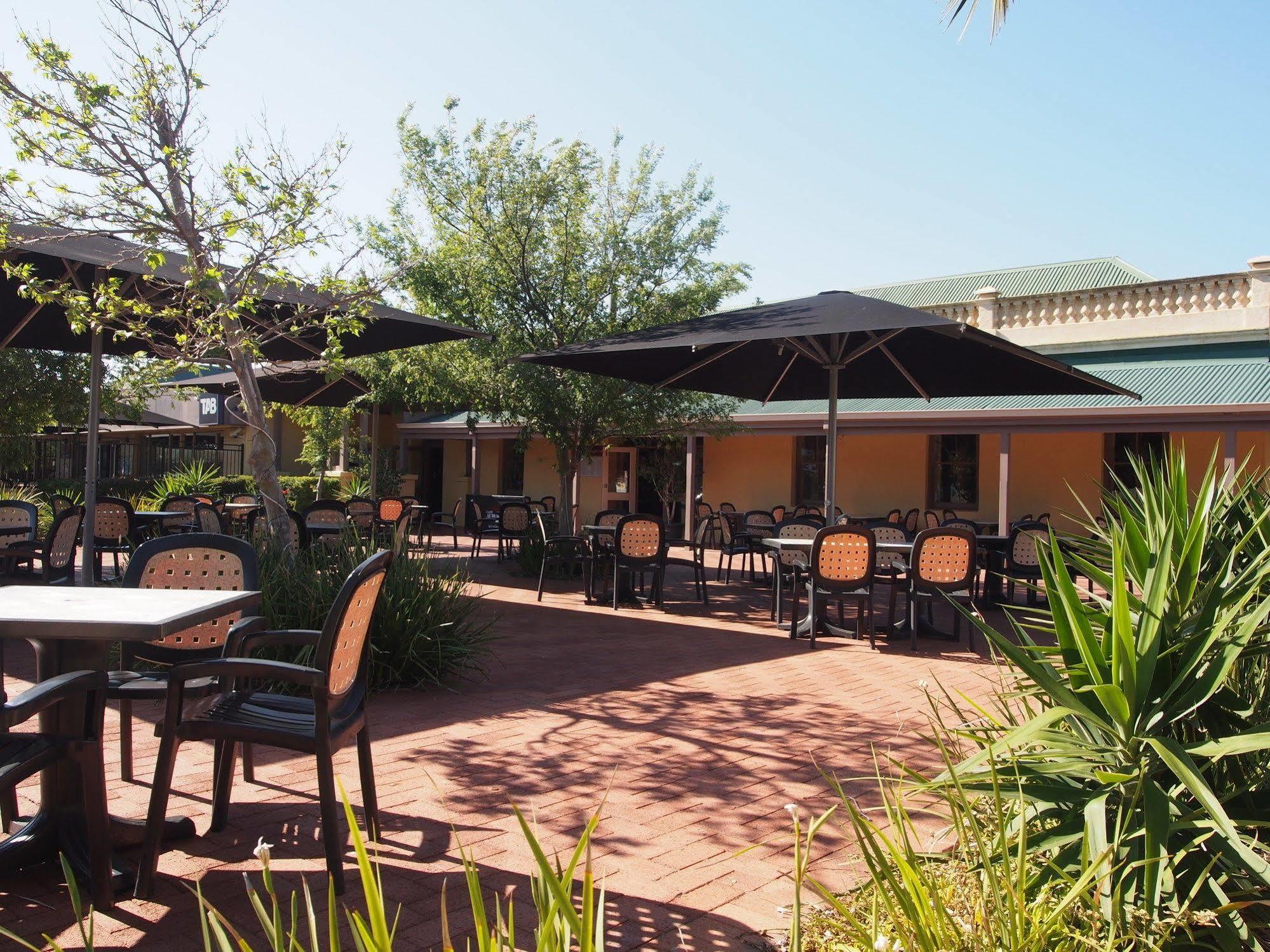 Dongara Hotel Motel Екстер'єр фото